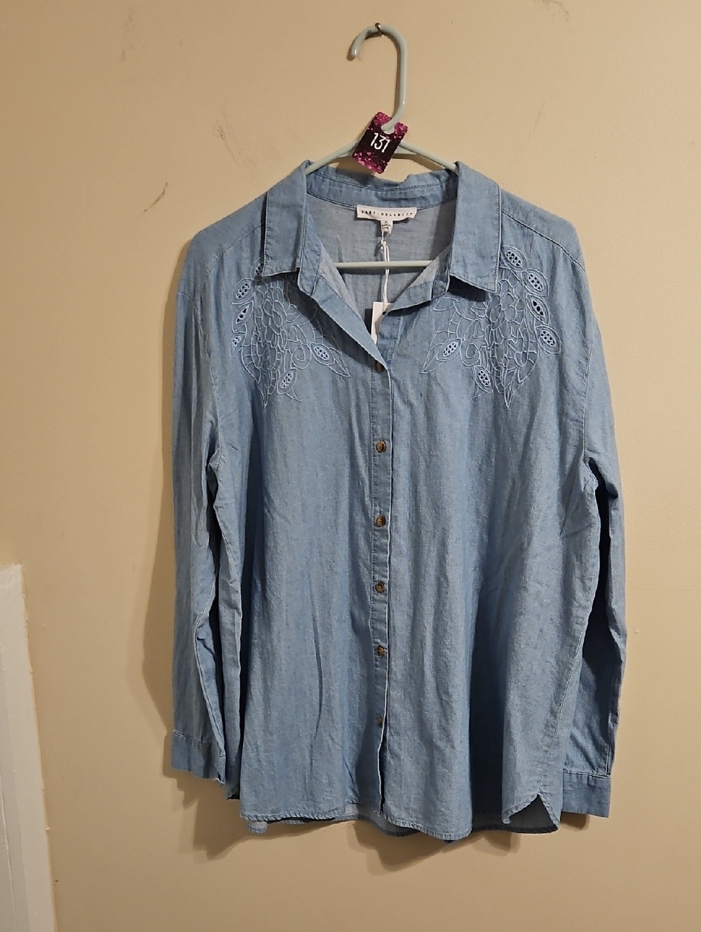 Jane & Delancey Jean Embroidered Button Down Blouse. NWT